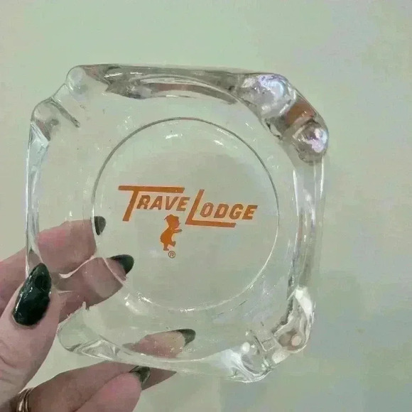Vintage  travel lodge glass ashtray - Picture 1 of 5